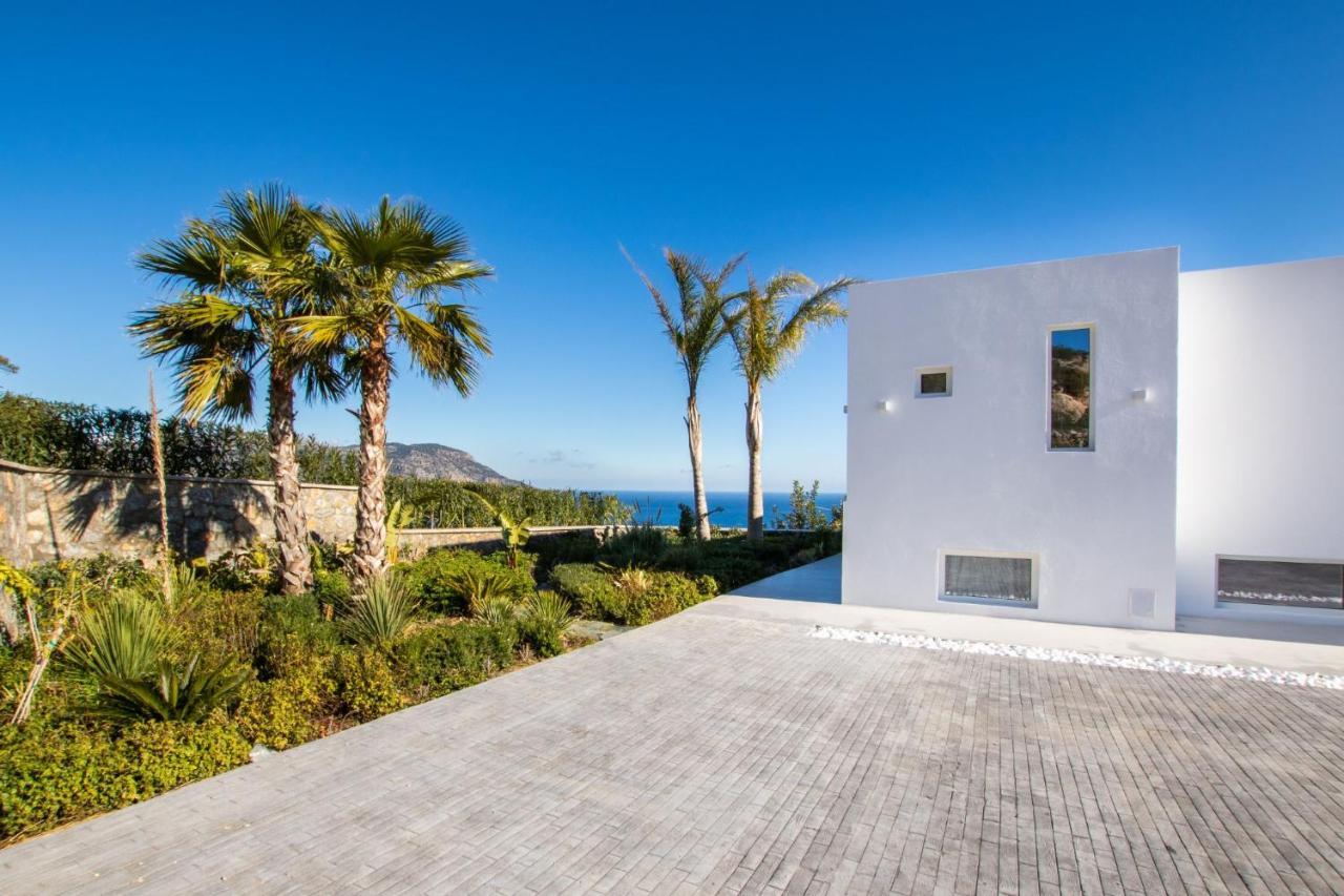 Istia Luxury Villas Karpathos Exteriör bild